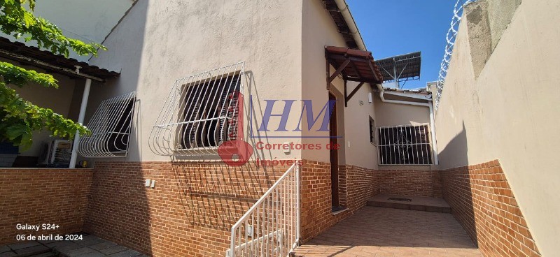 Casa à venda com 3 quartos, 165m² - Foto 1