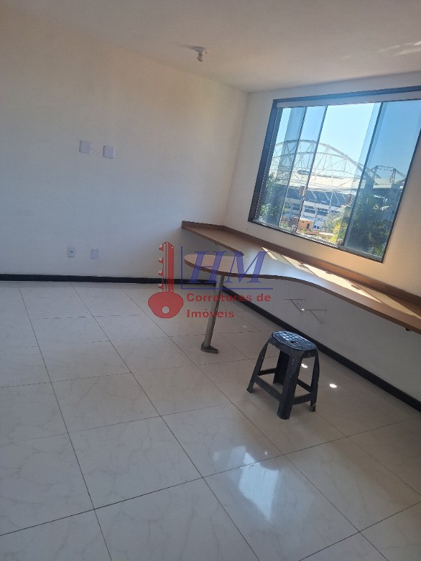 Casa à venda com 6 quartos, 320m² - Foto 11