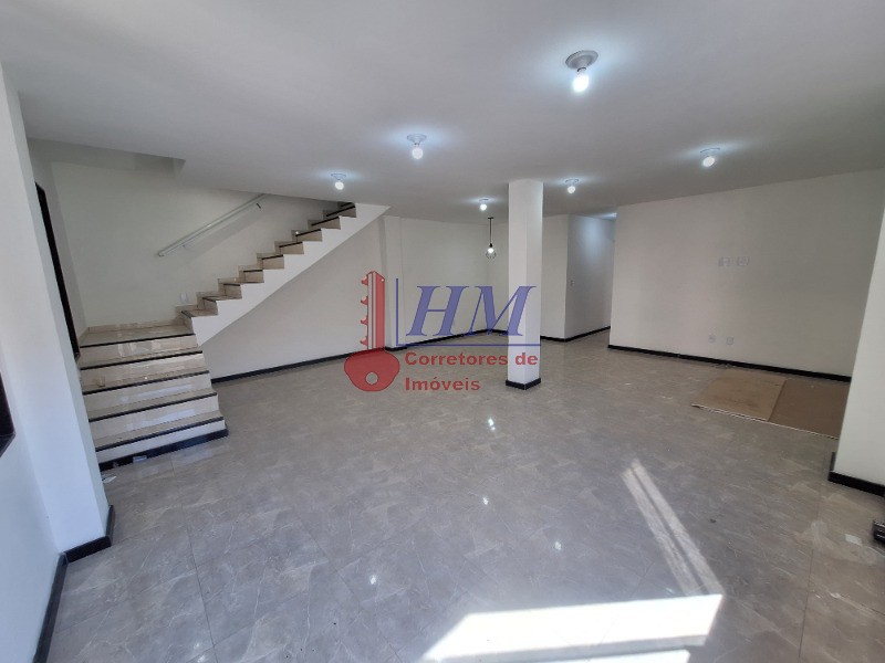 Casa à venda com 6 quartos, 320m² - Foto 2