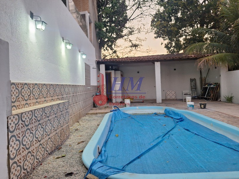 Casa à venda com 6 quartos, 320m² - Foto 34