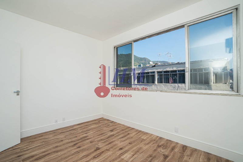 Apartamento à venda com 4 quartos, 130m² - Foto 17