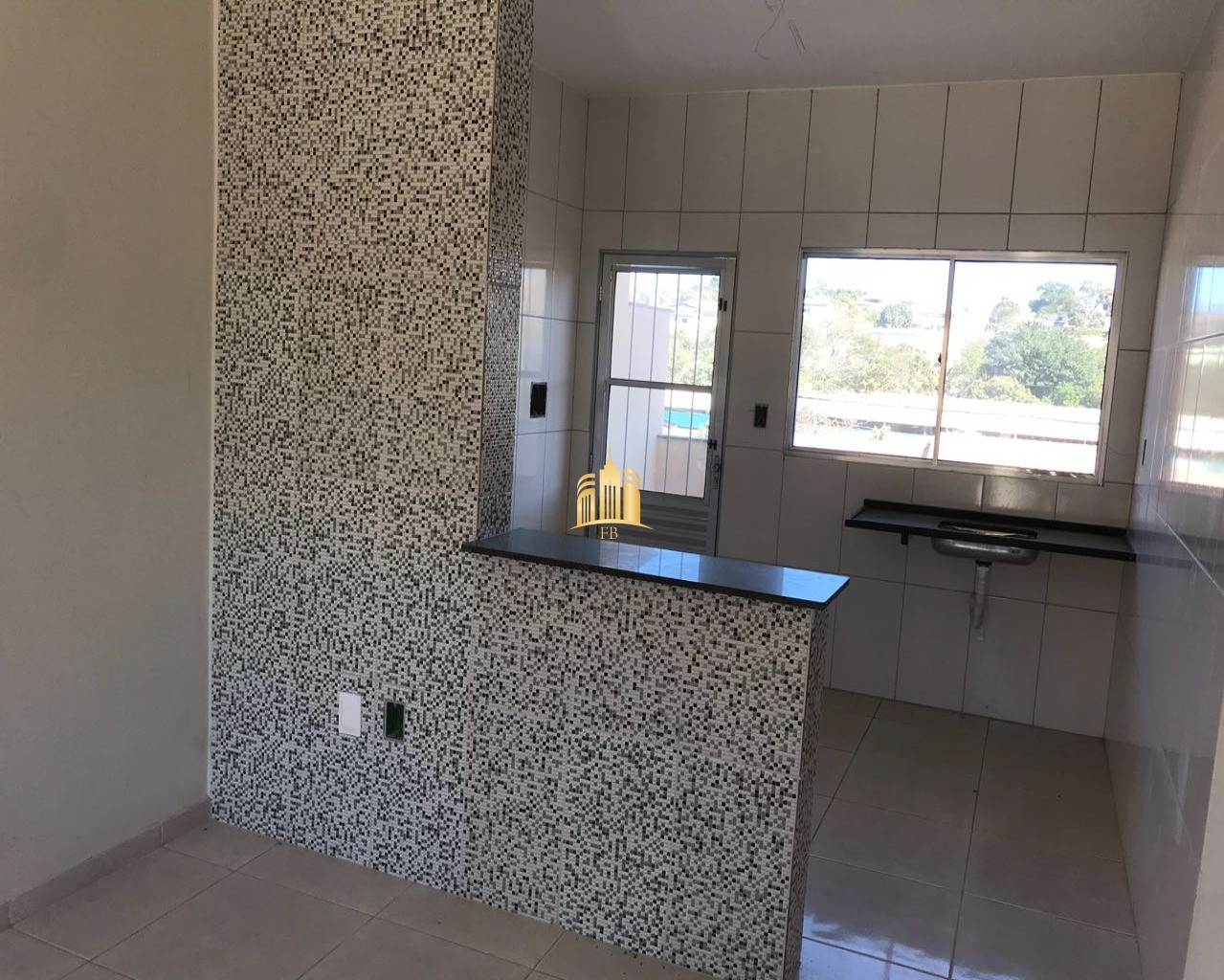 Casa à venda com 2 quartos, 180m² - Foto 9