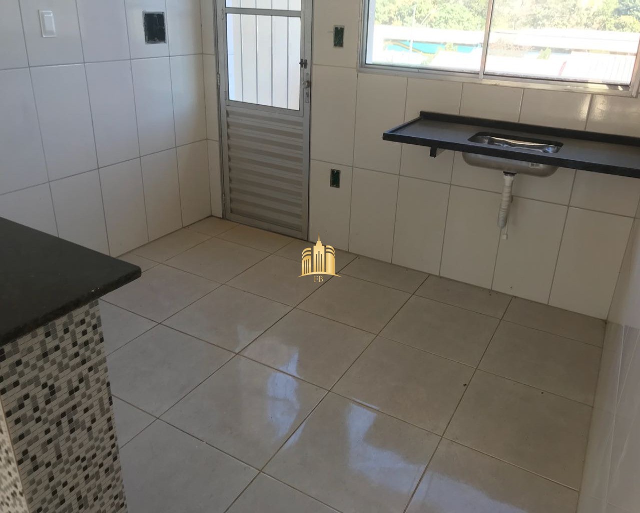 Casa à venda com 2 quartos, 180m² - Foto 10