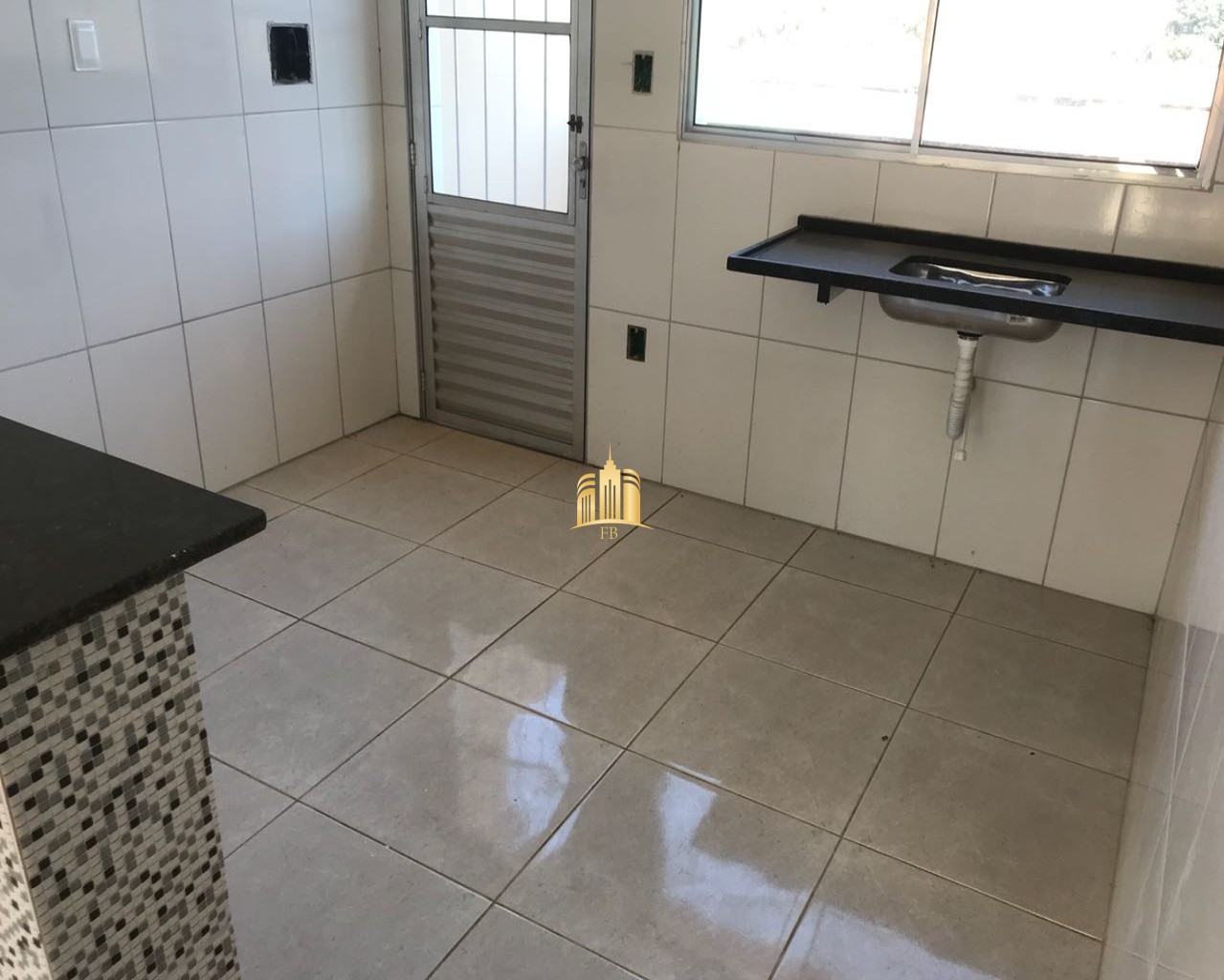 Casa à venda com 2 quartos, 180m² - Foto 11