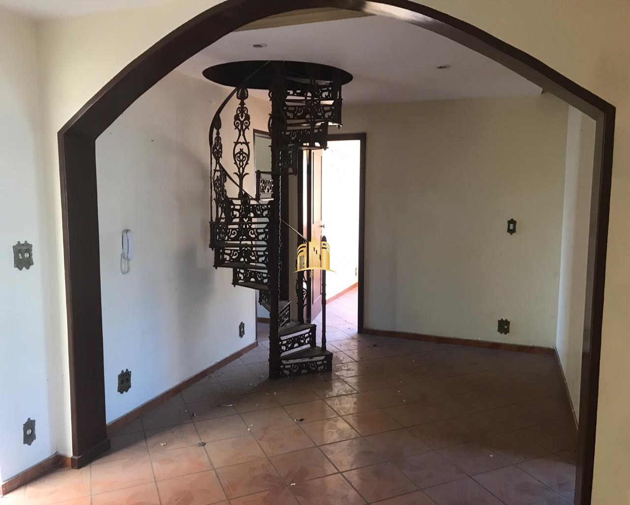 Apartamento à venda com 5 quartos, 200m² - Foto 2