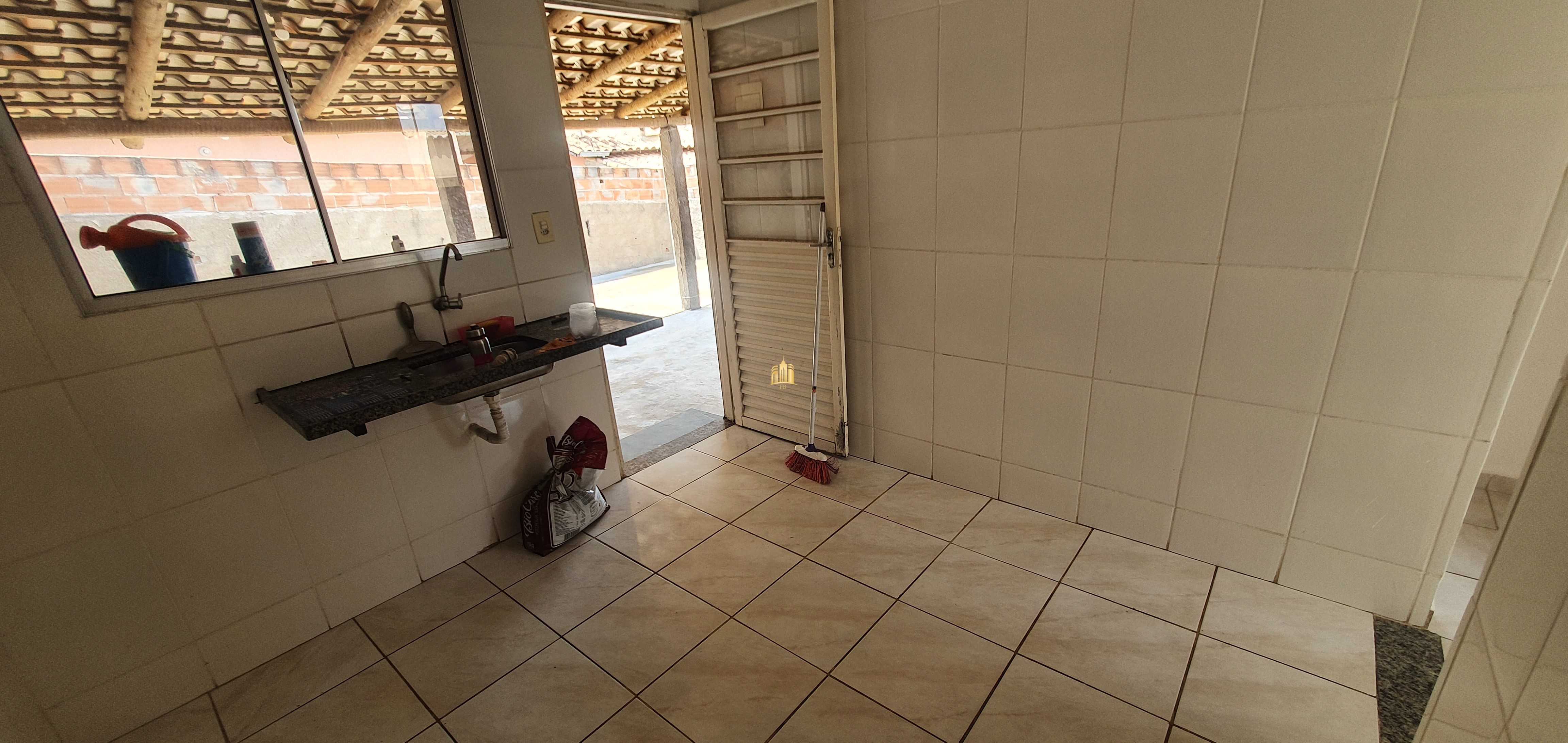 Casa à venda com 2 quartos, 180m² - Foto 14