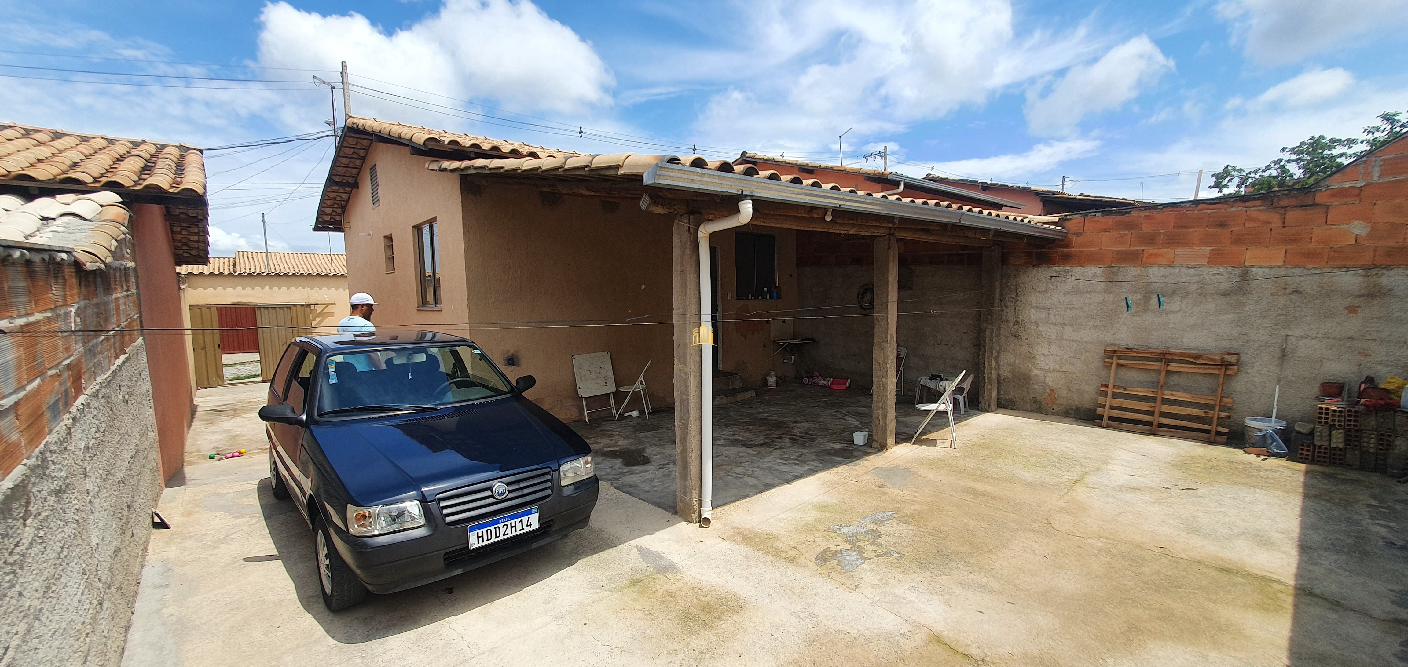 Casa à venda com 2 quartos, 180m² - Foto 1