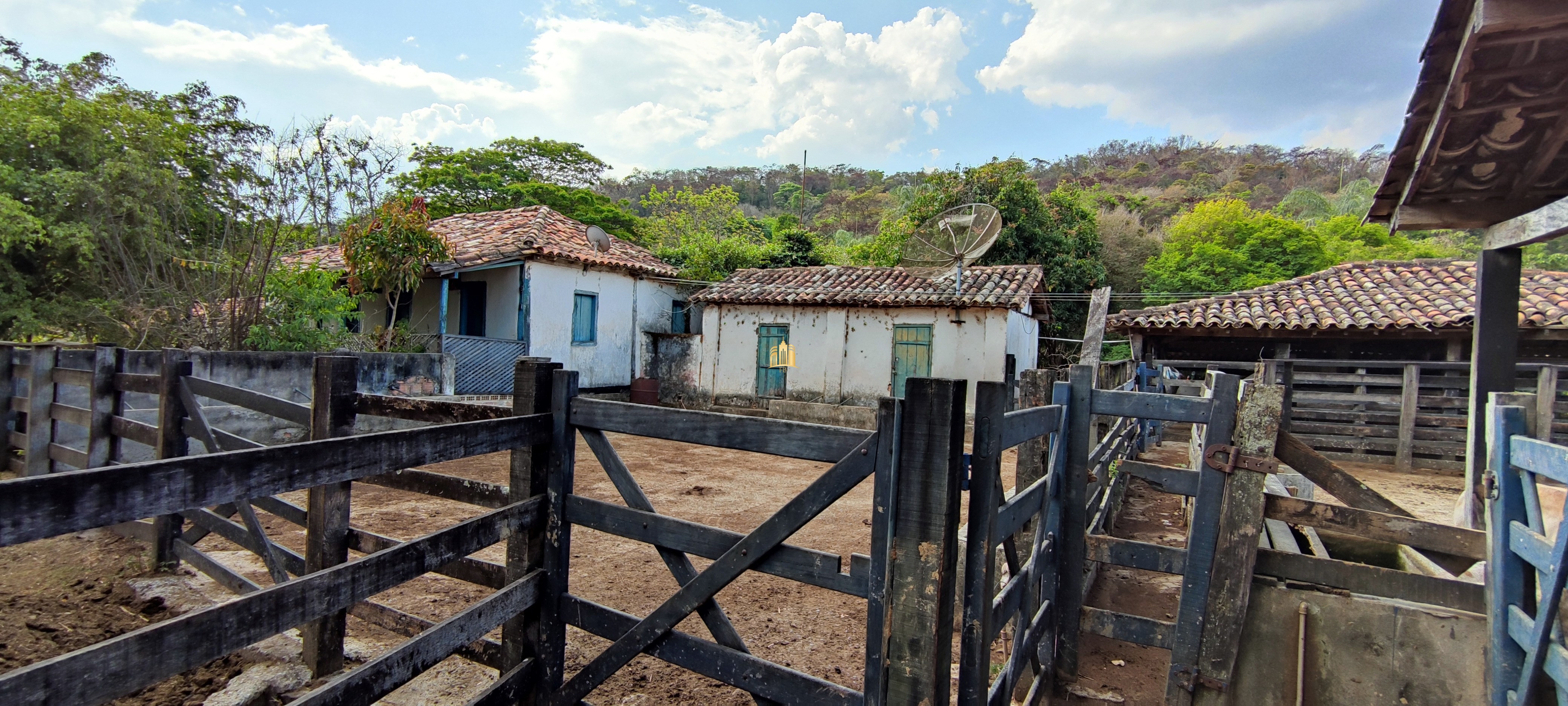 Fazenda à venda com 4 quartos, 1570000m² - Foto 2