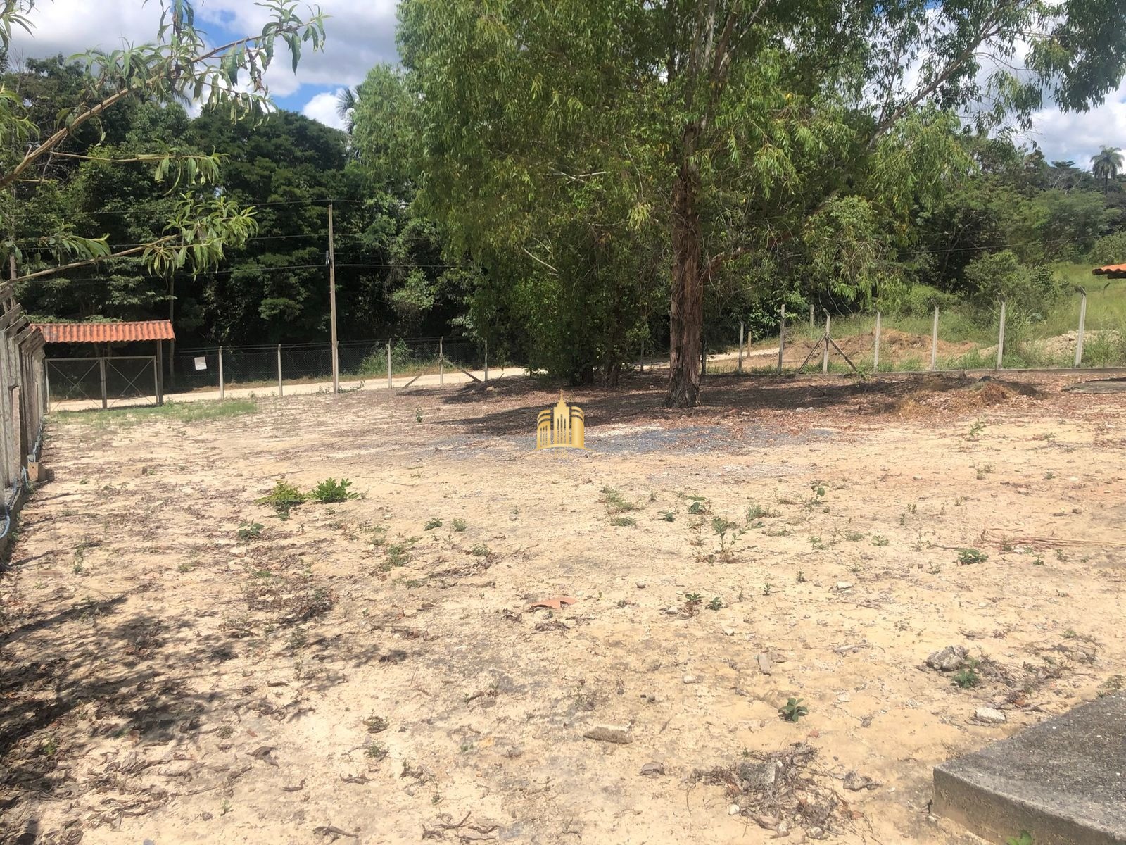 Terreno à venda, 1000m² - Foto 1