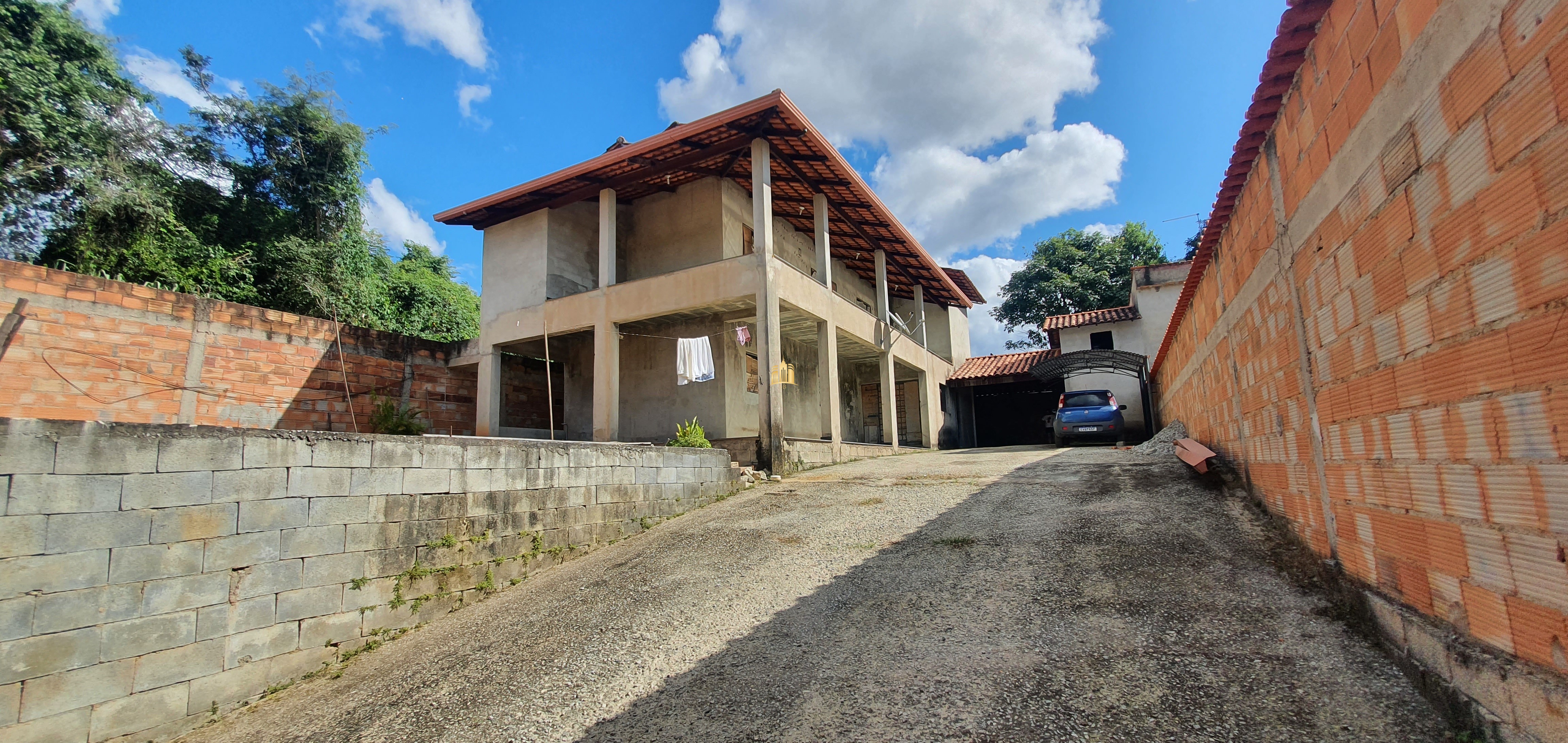 Casa à venda com 4 quartos, 450m² - Foto 1