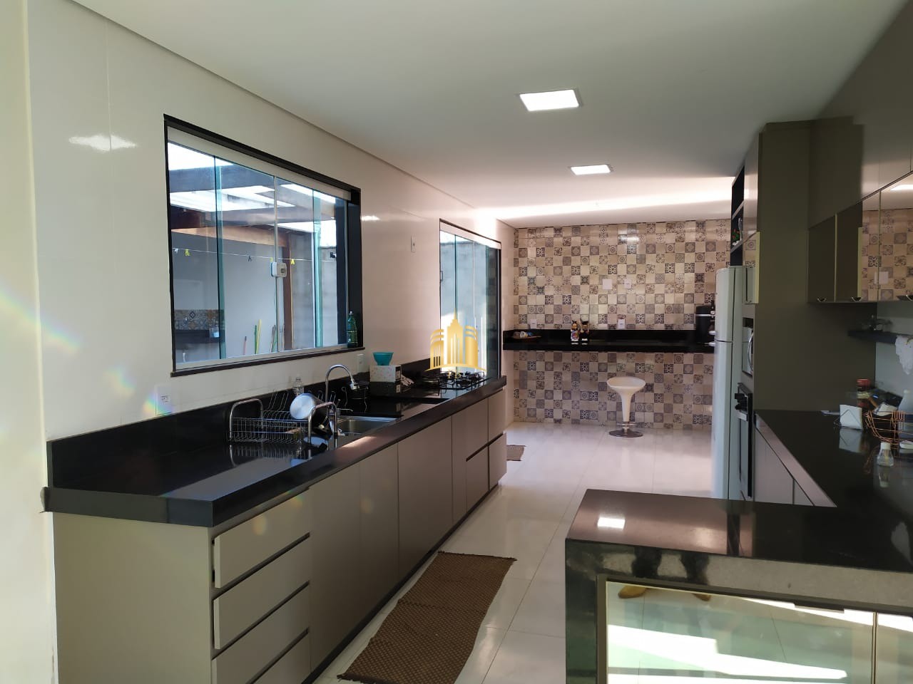 Casa à venda com 3 quartos, 450m² - Foto 5