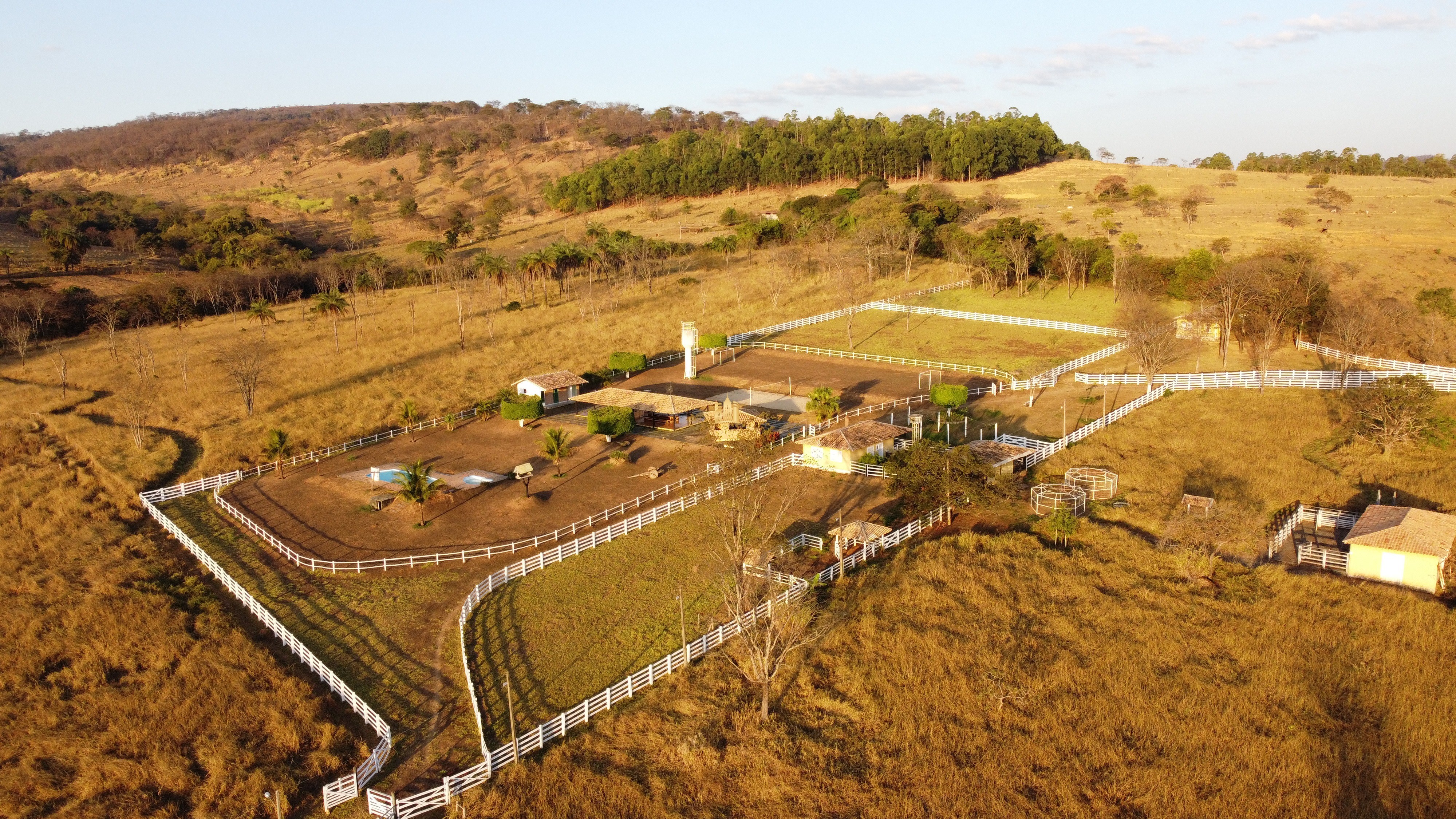 Fazenda à venda com 2 quartos, 131916m² - Foto 9