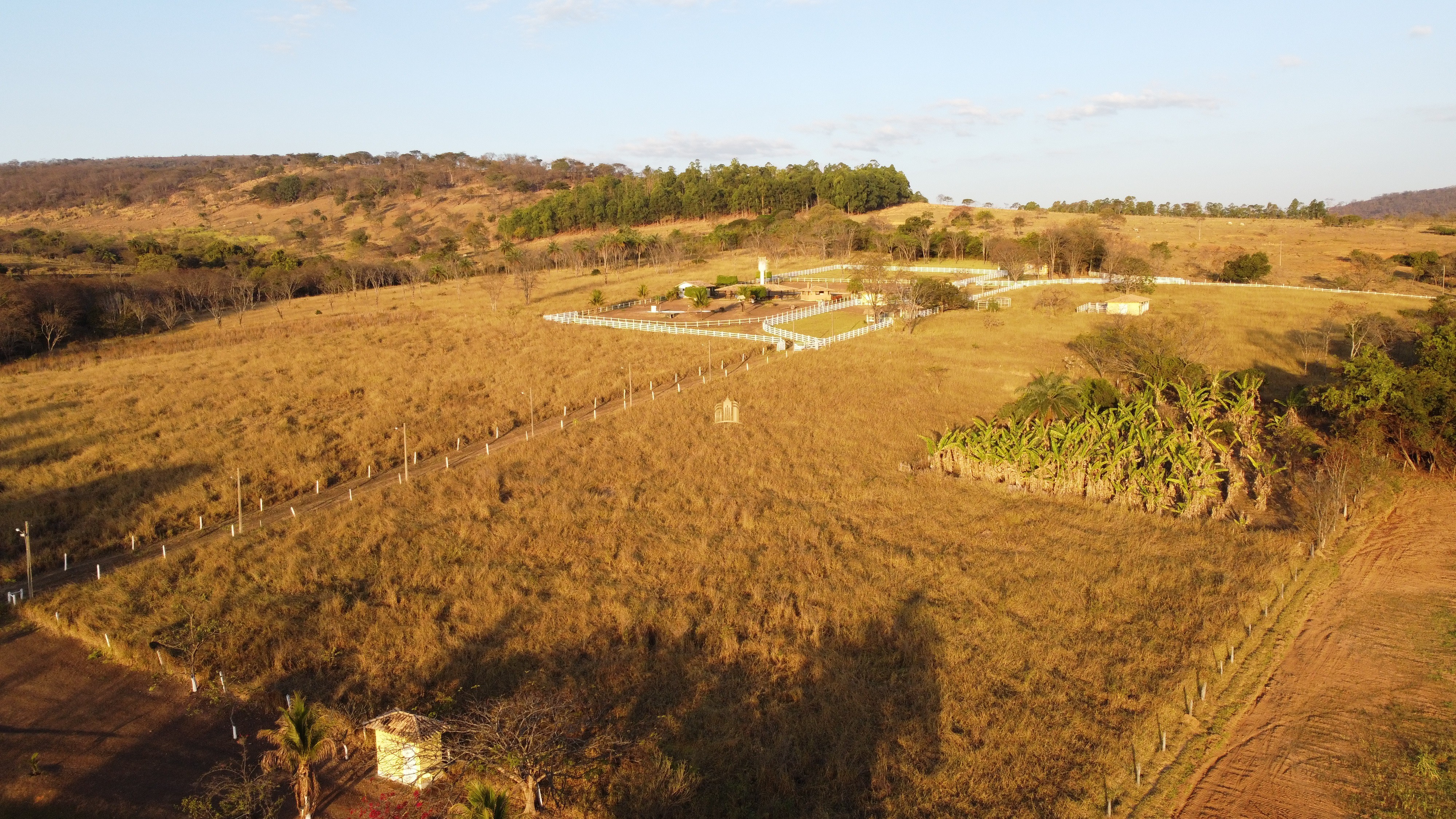 Fazenda à venda com 2 quartos, 131916m² - Foto 12