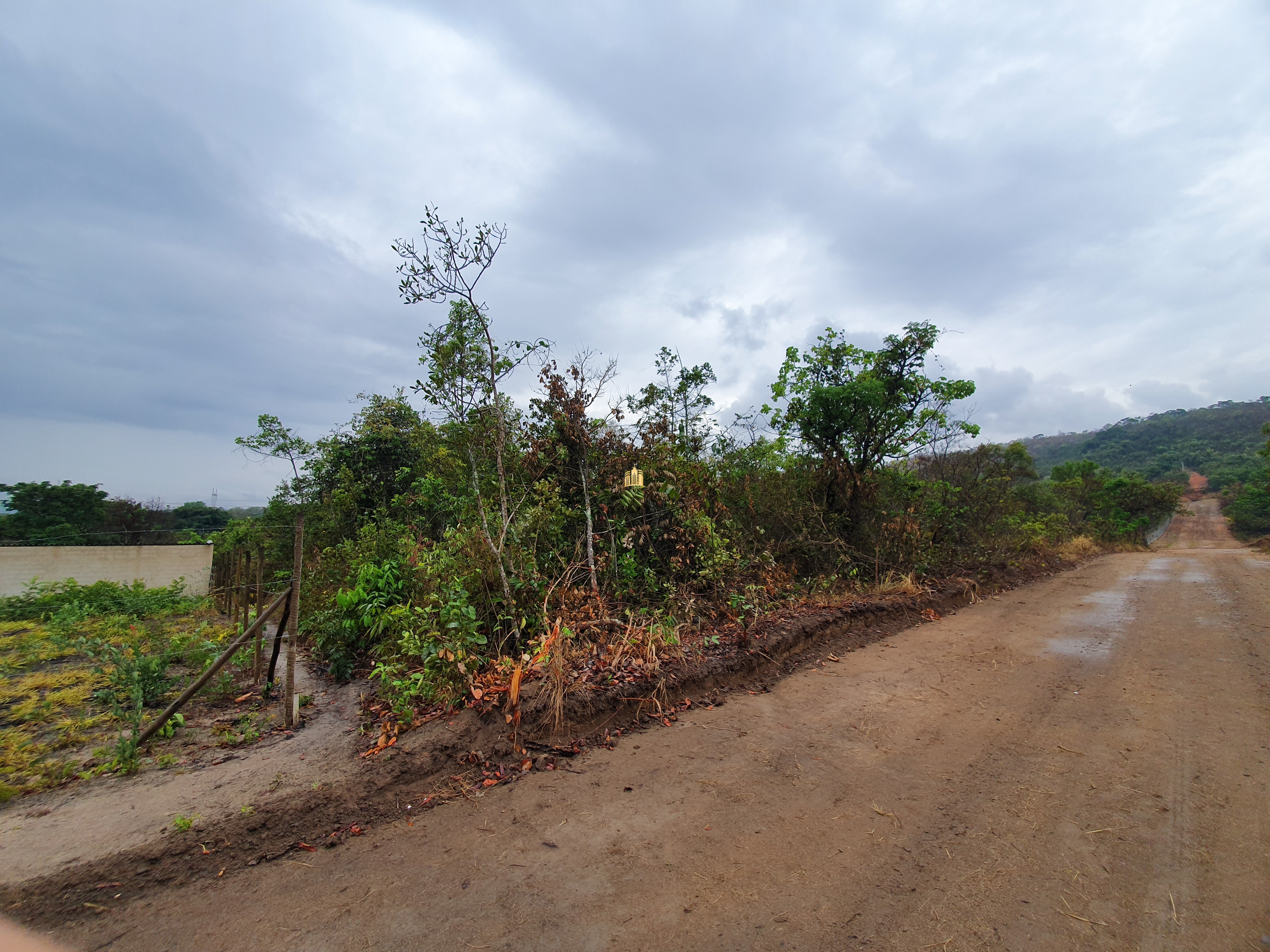 Terreno à venda, 1800m² - Foto 1