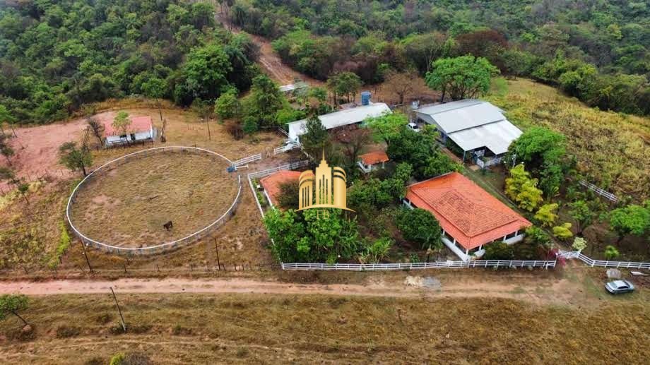 Fazenda à venda com 3 quartos, 800000m² - Foto 1