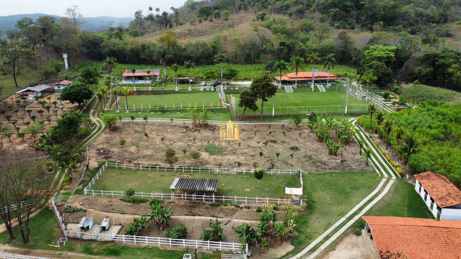 Fazenda à venda com 8 quartos, 293000m² - Foto 36