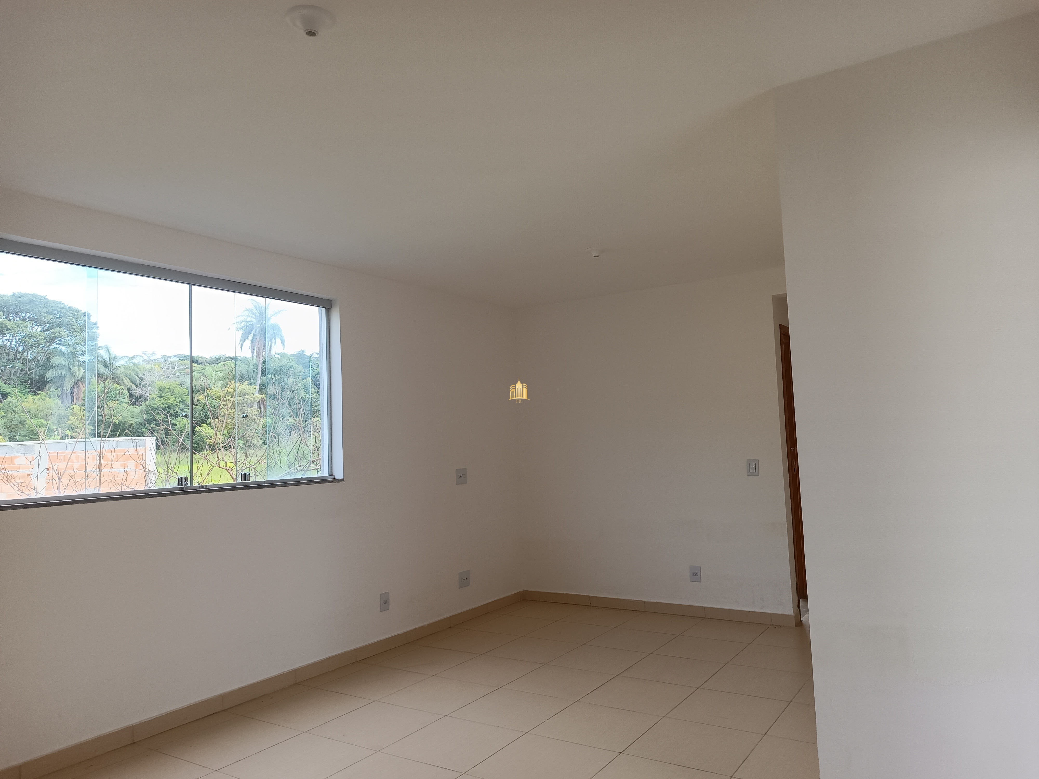 Apartamento à venda com 3 quartos, 81m² - Foto 2