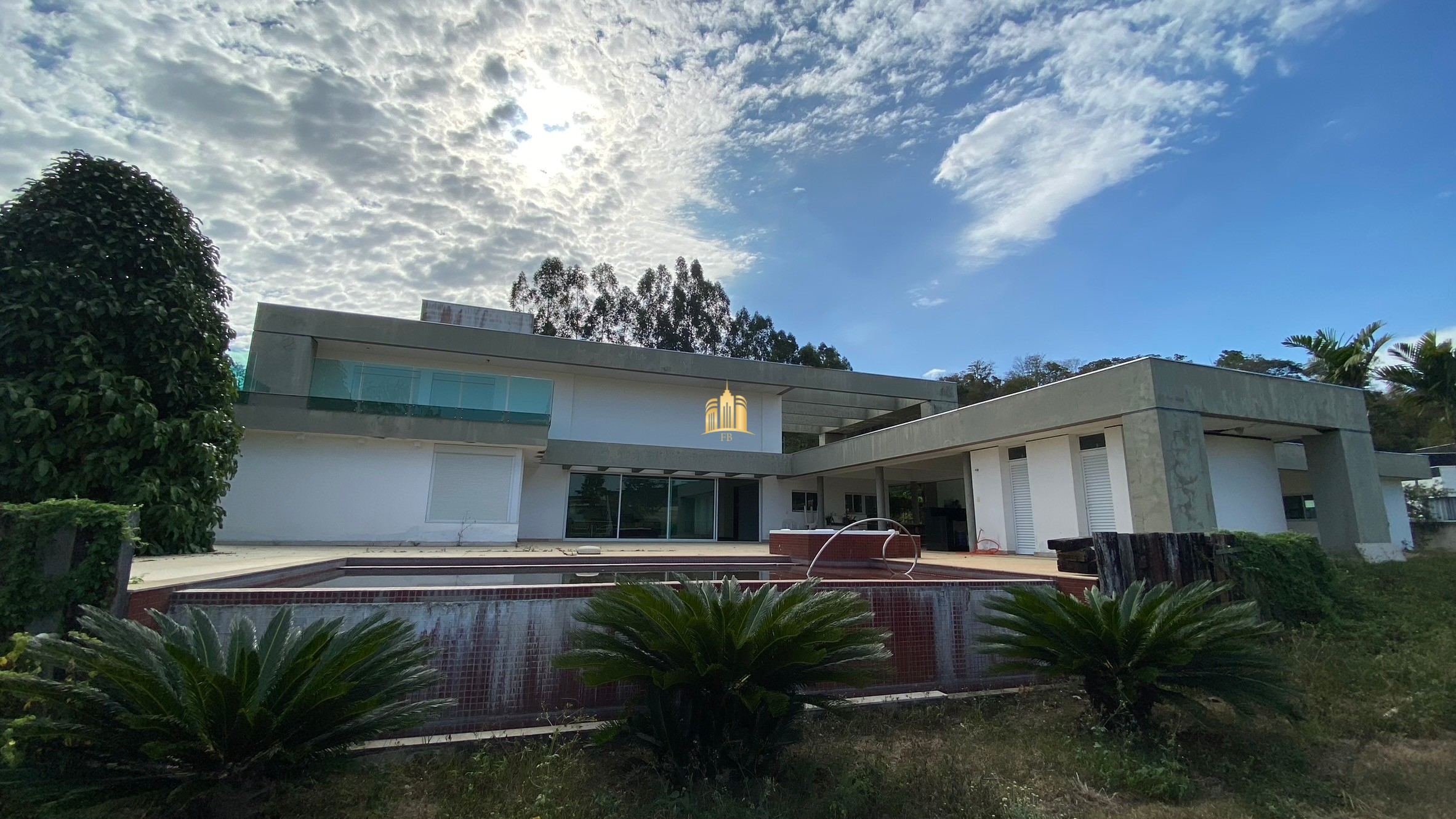 Casa à venda e aluguel com 9 quartos, 6805m² - Foto 21