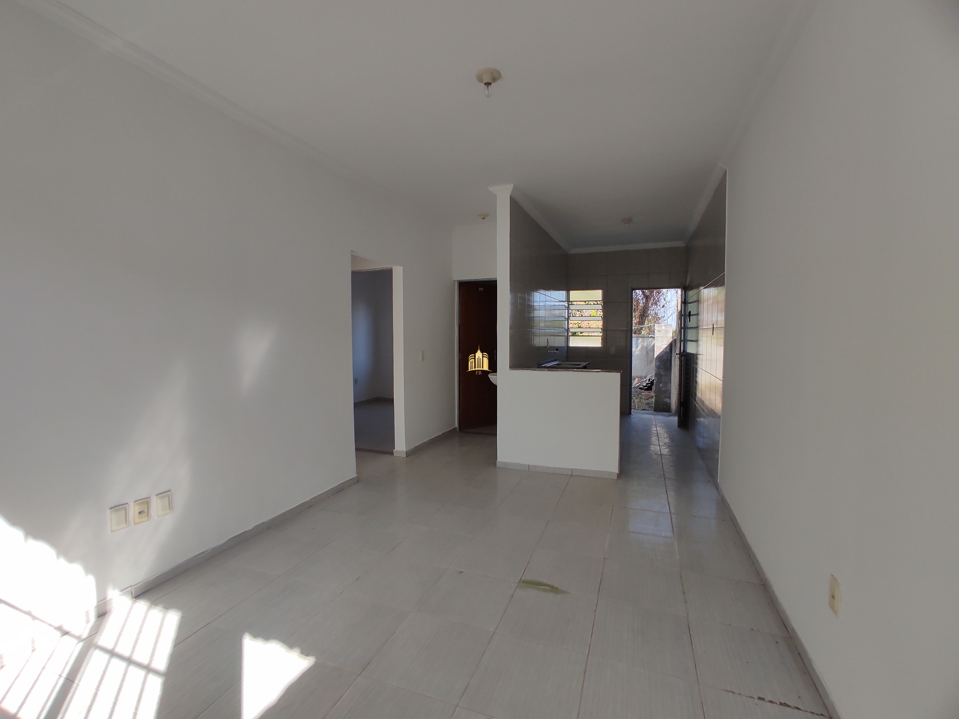 Casa à venda com 2 quartos, 188m² - Foto 1