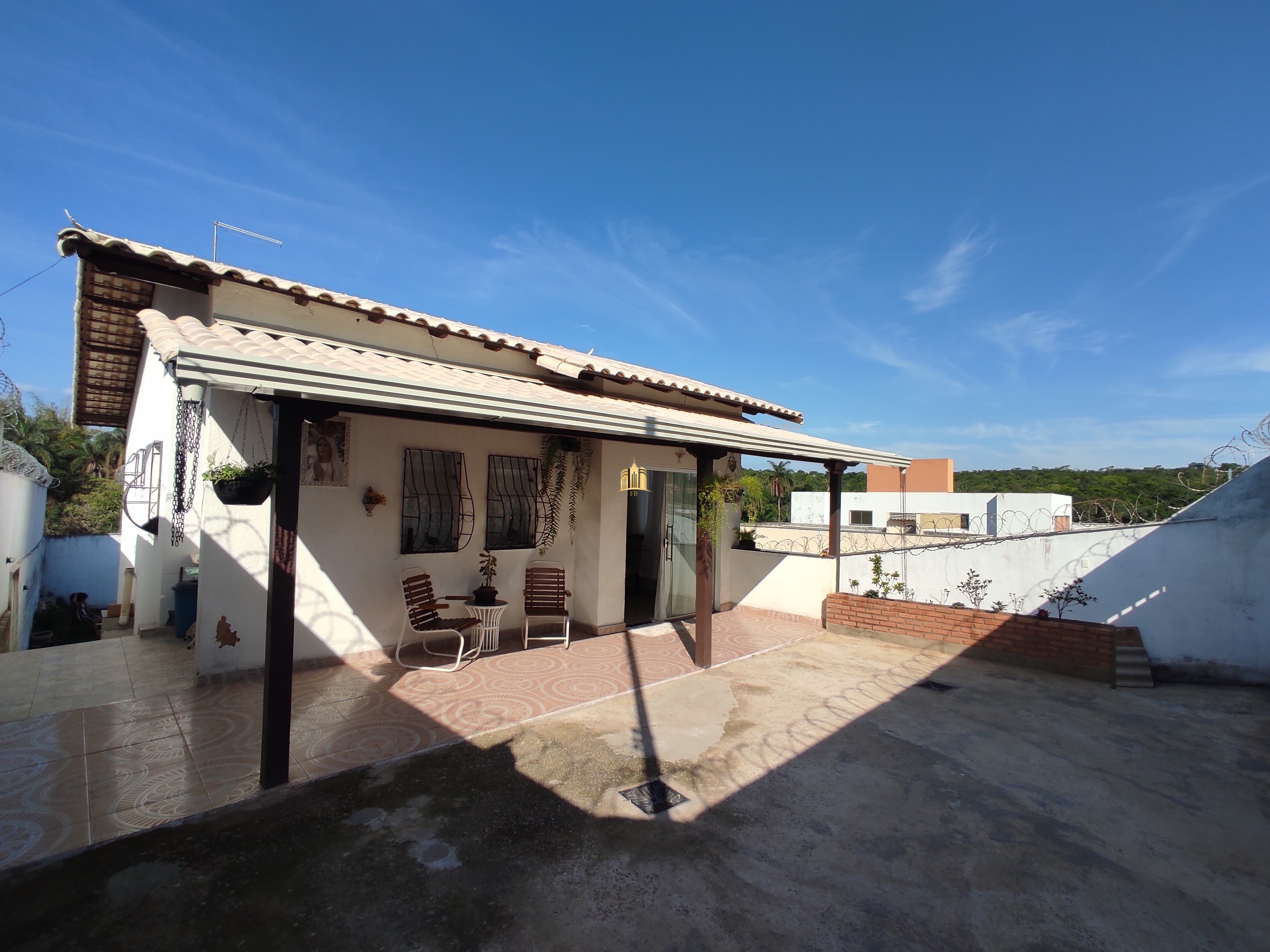 Casa à venda com 3 quartos, 360m² - Foto 2