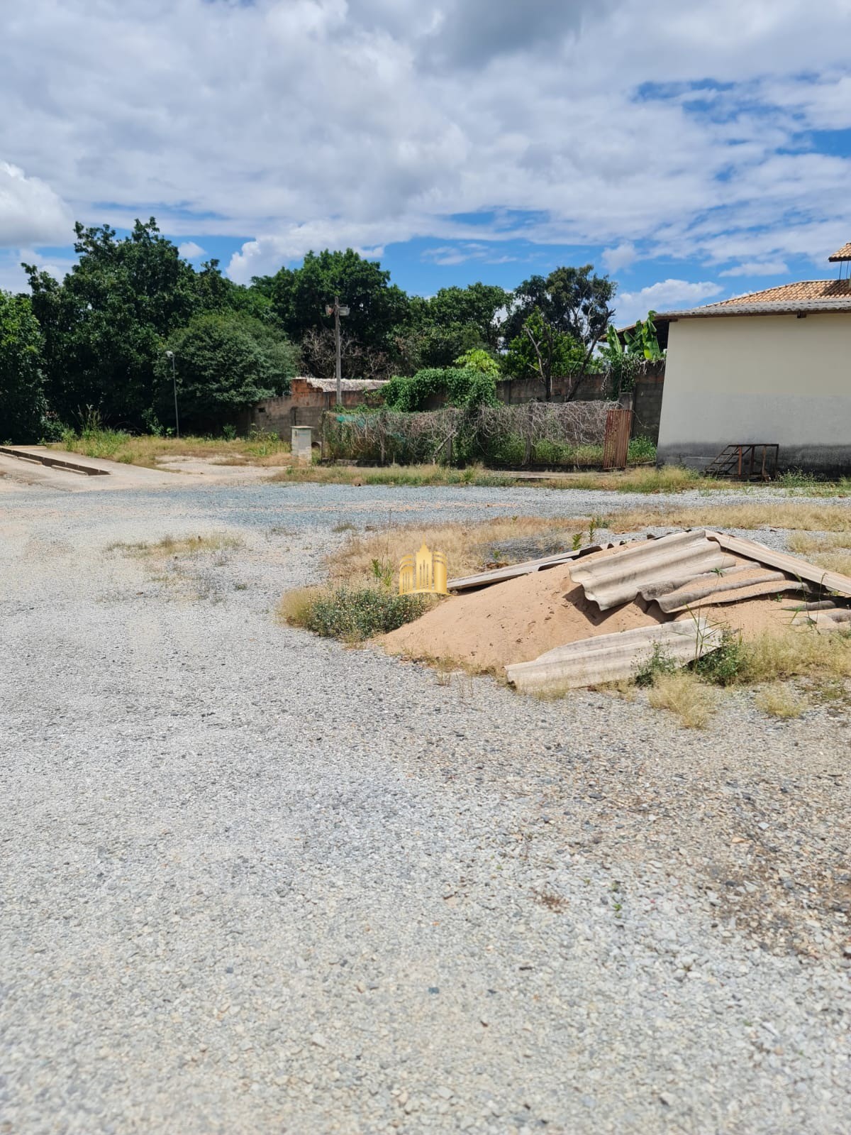 Casa à venda com 2 quartos, 2000m² - Foto 9