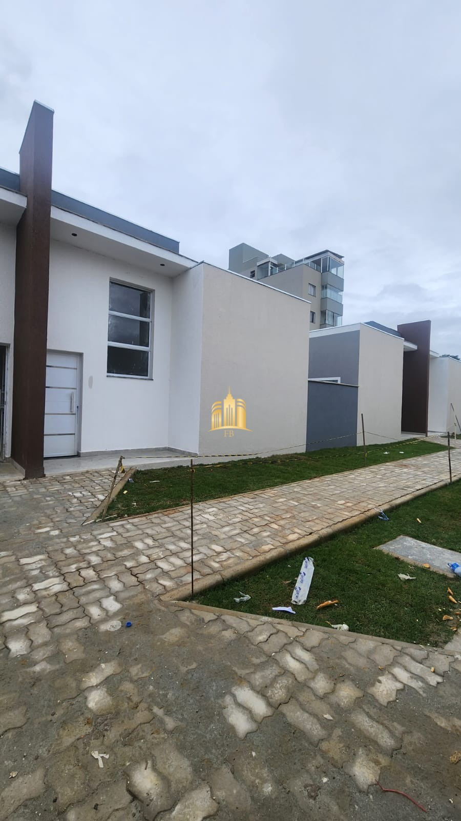 Casa à venda com 3 quartos, 150m² - Foto 1