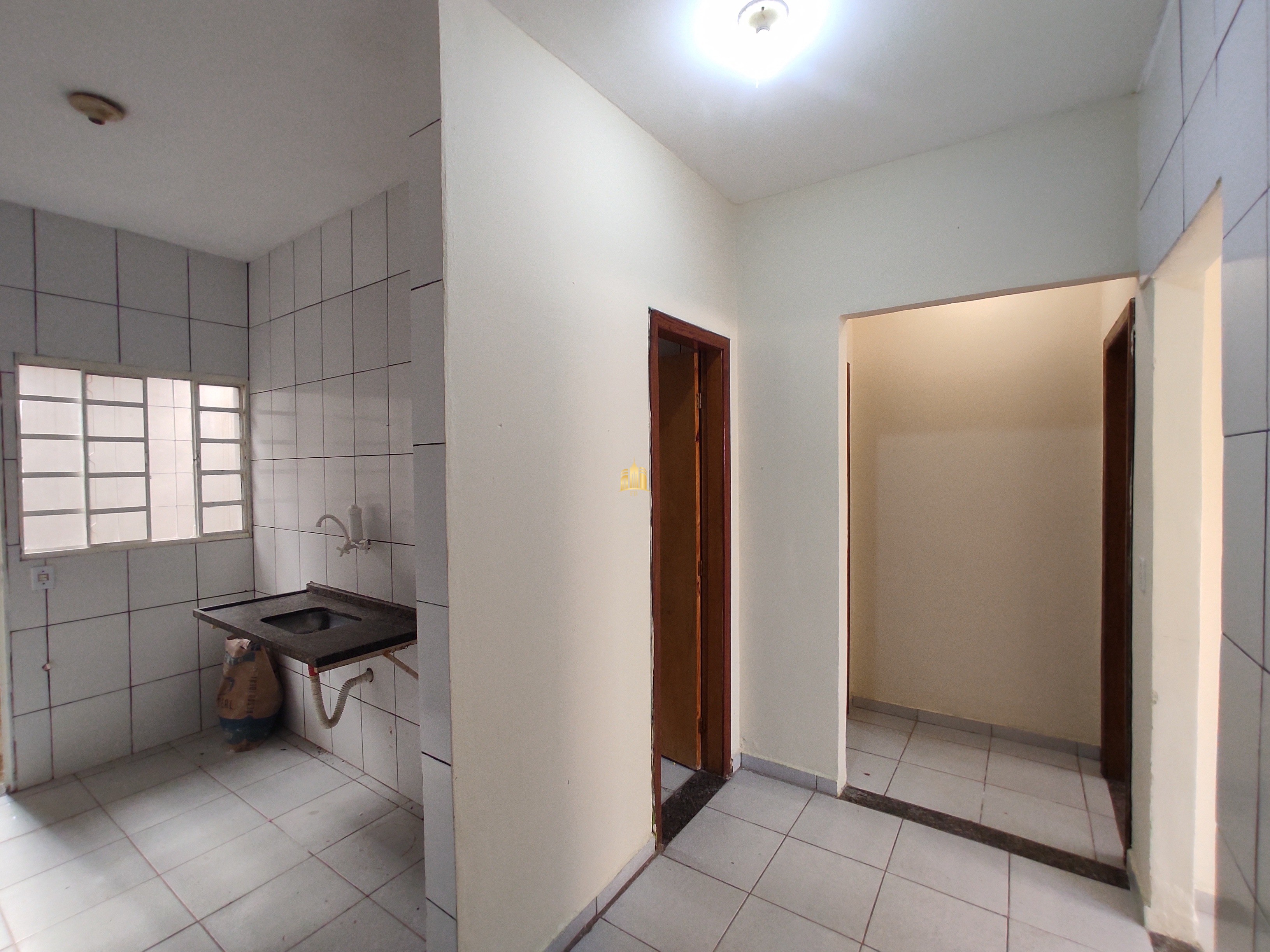 Casa à venda com 2 quartos, 100m² - Foto 4