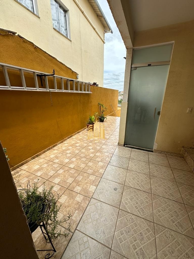 Apartamento à venda com 2 quartos, 62m² - Foto 4