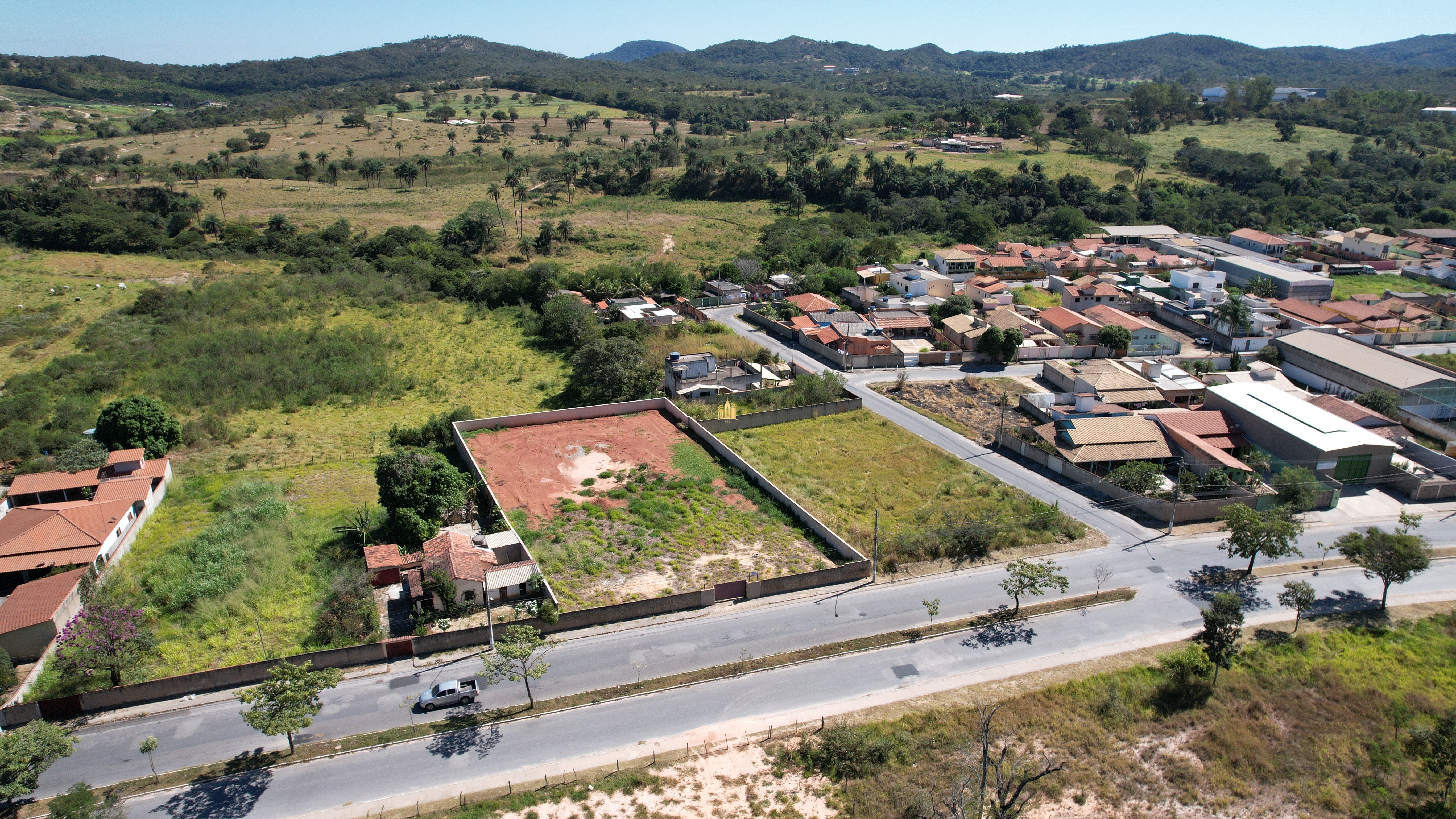 Terreno à venda, 2000m² - Foto 1