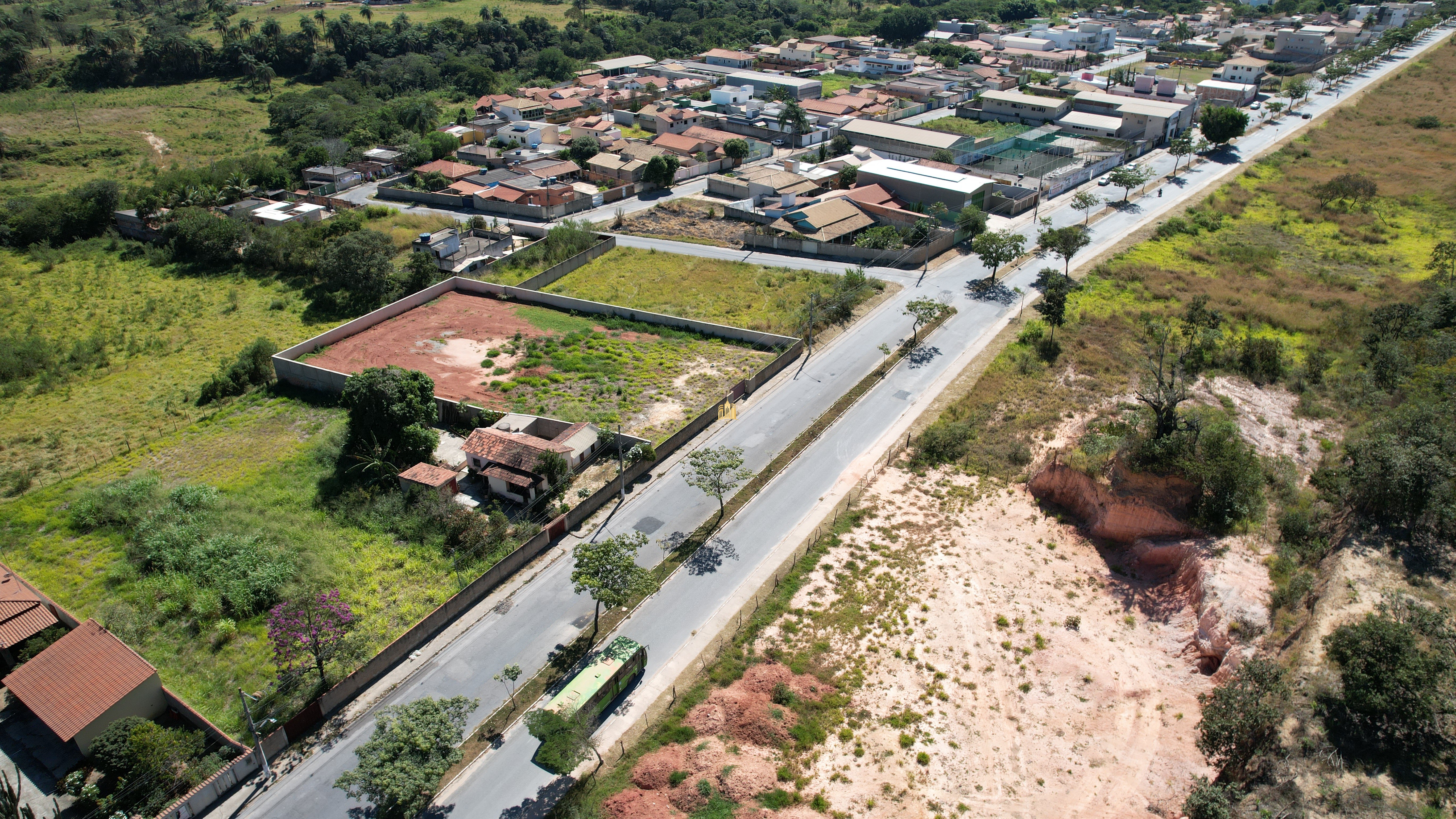 Terreno à venda, 2000m² - Foto 2