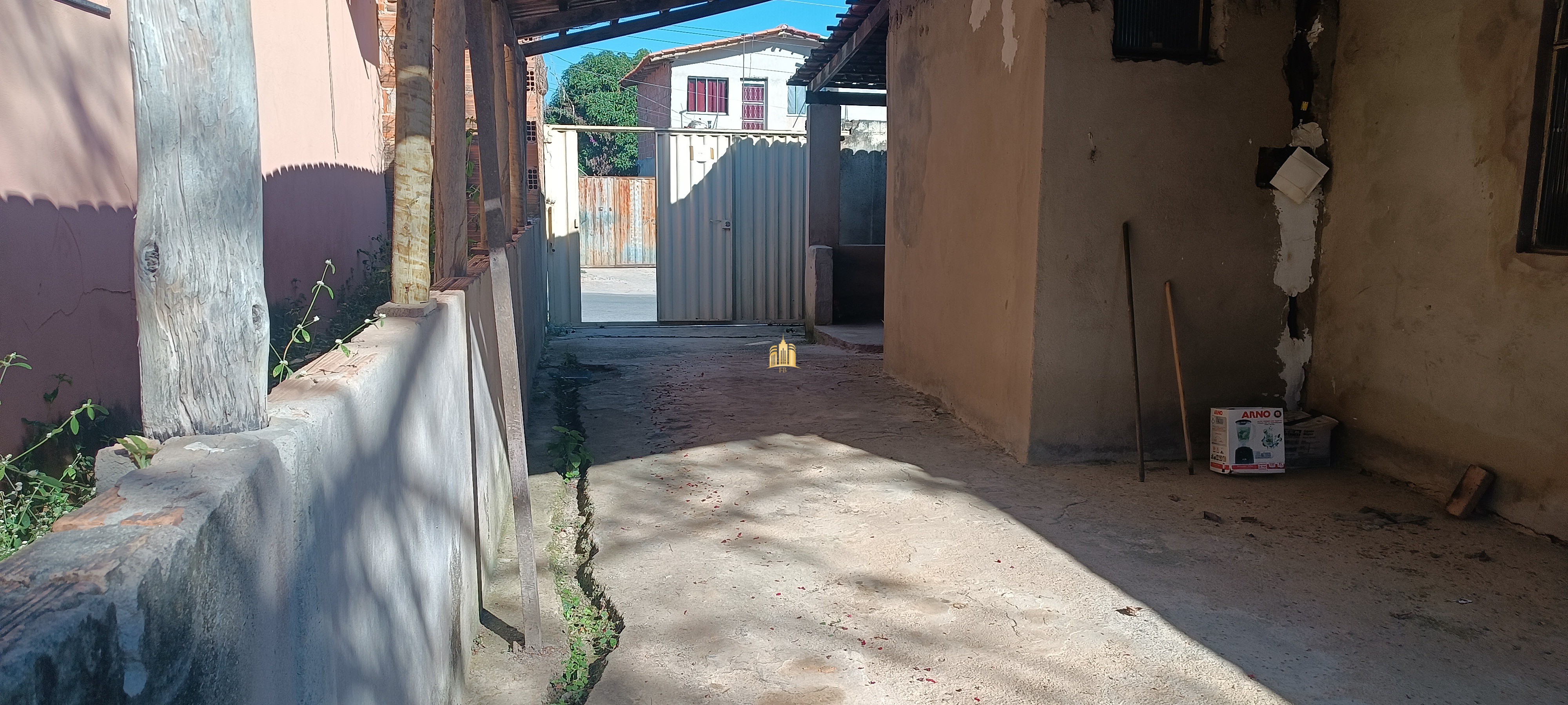 Casa à venda com 2 quartos, 360m² - Foto 2