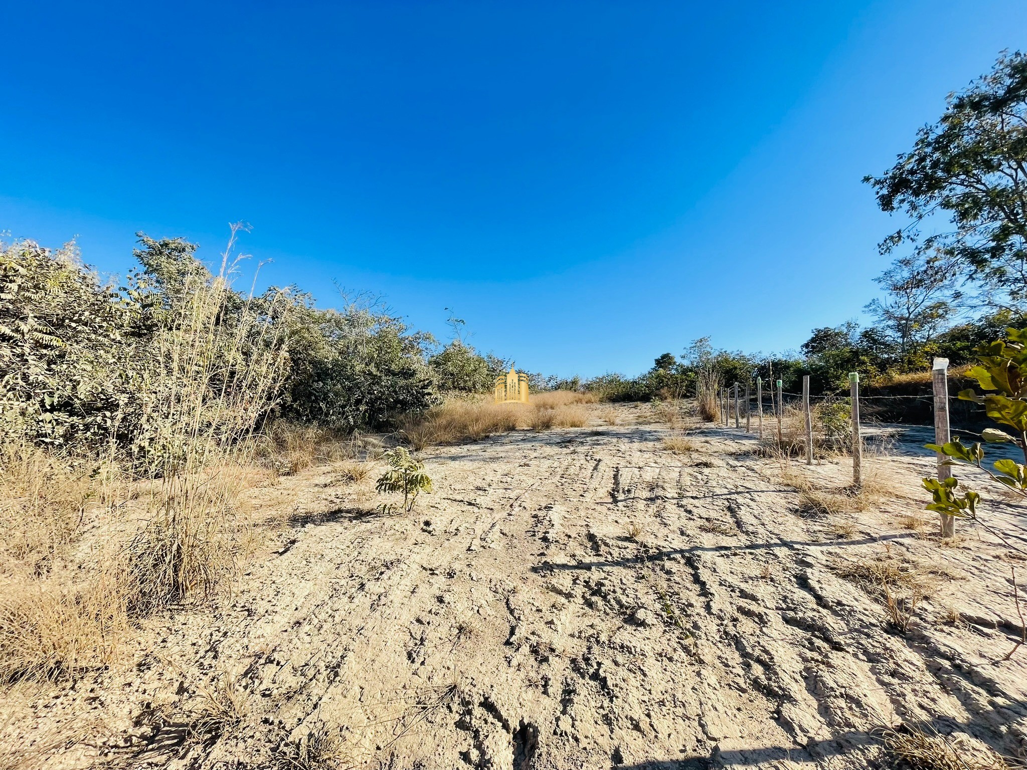 Terreno à venda, 1800m² - Foto 2