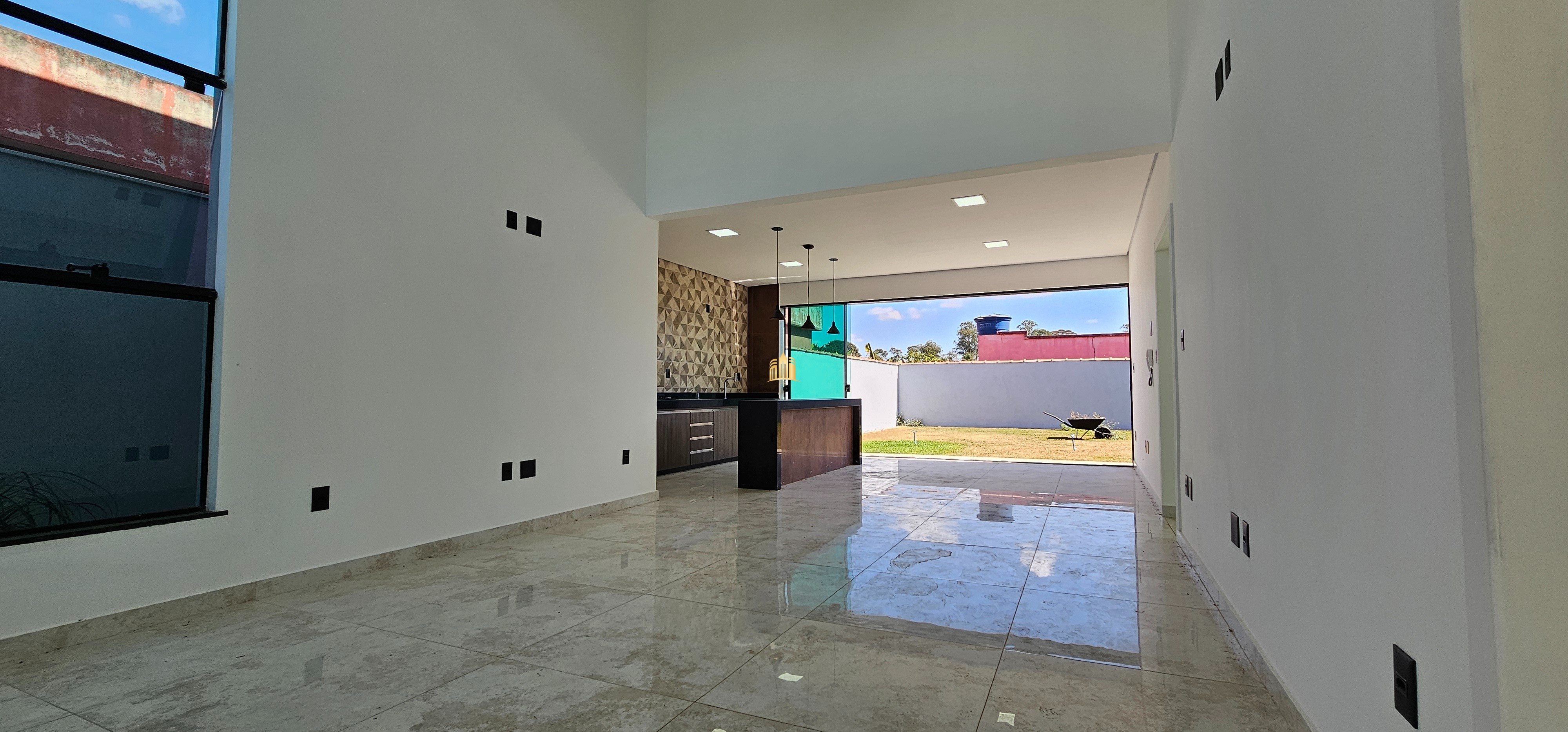 Casa à venda e aluguel com 3 quartos, 360m² - Foto 7