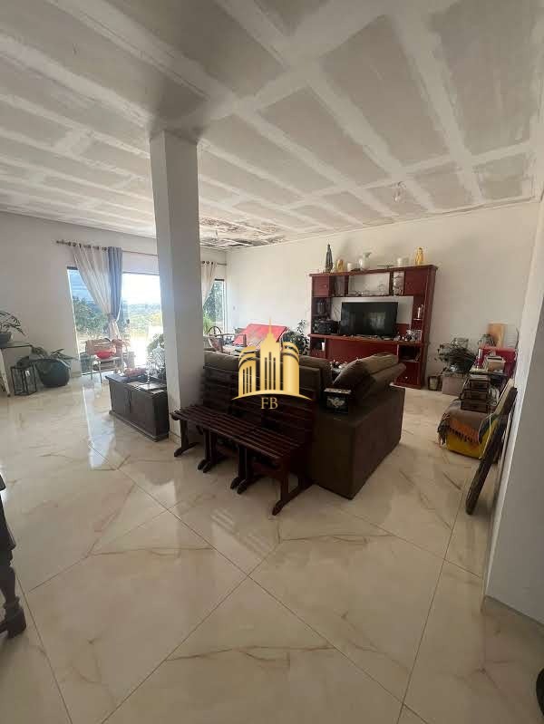 Sítio, 4 quartos, 2500 m² - Foto 1