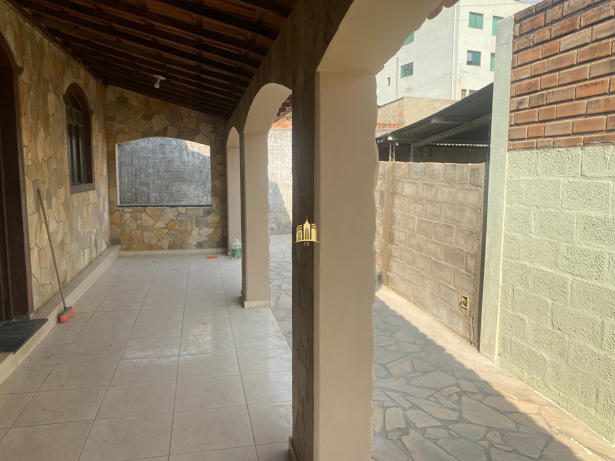 Casa para alugar com 3 quartos, 250m² - Foto 5