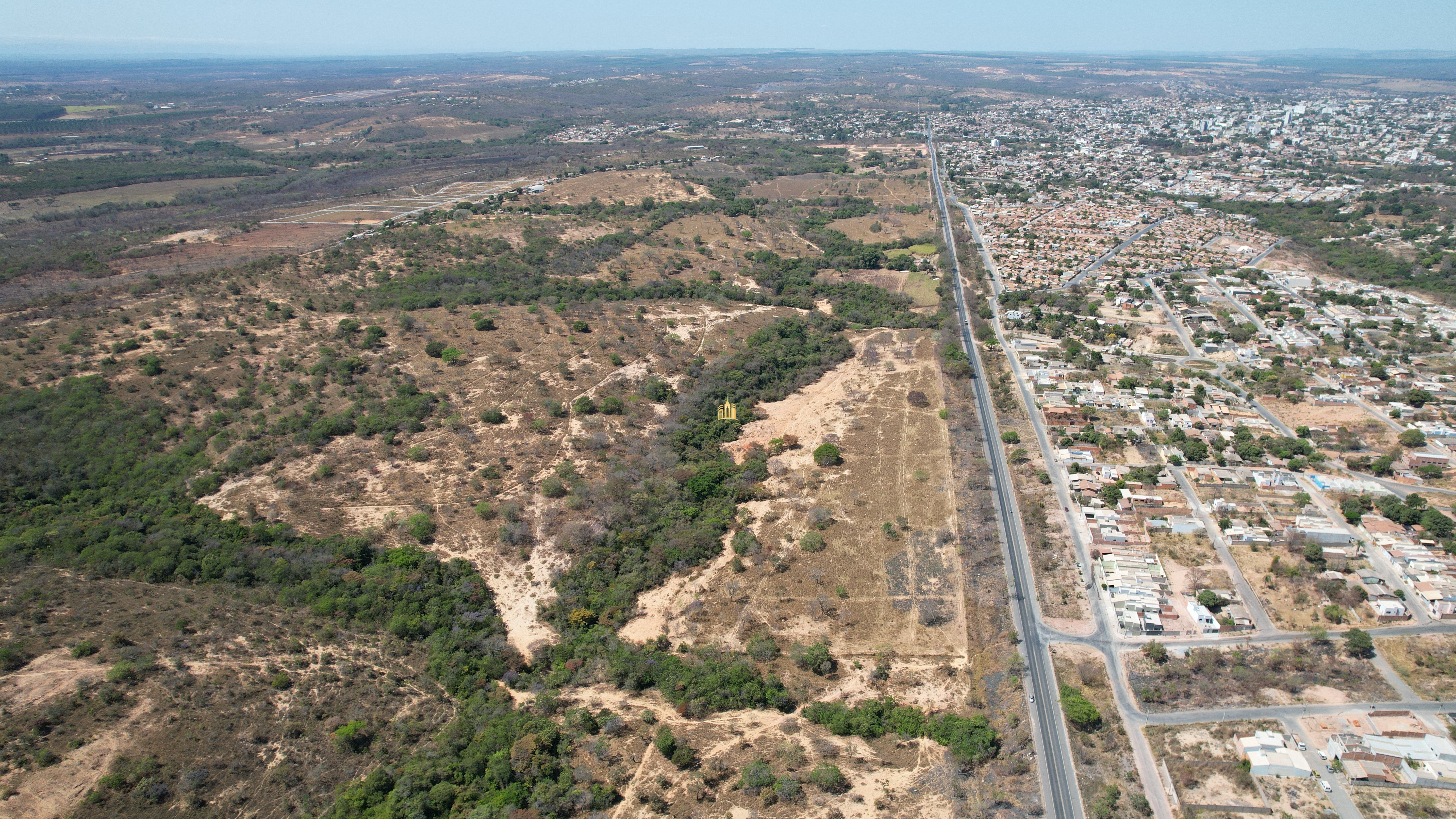 Fazenda à venda com 3 quartos, 2154800m² - Foto 7