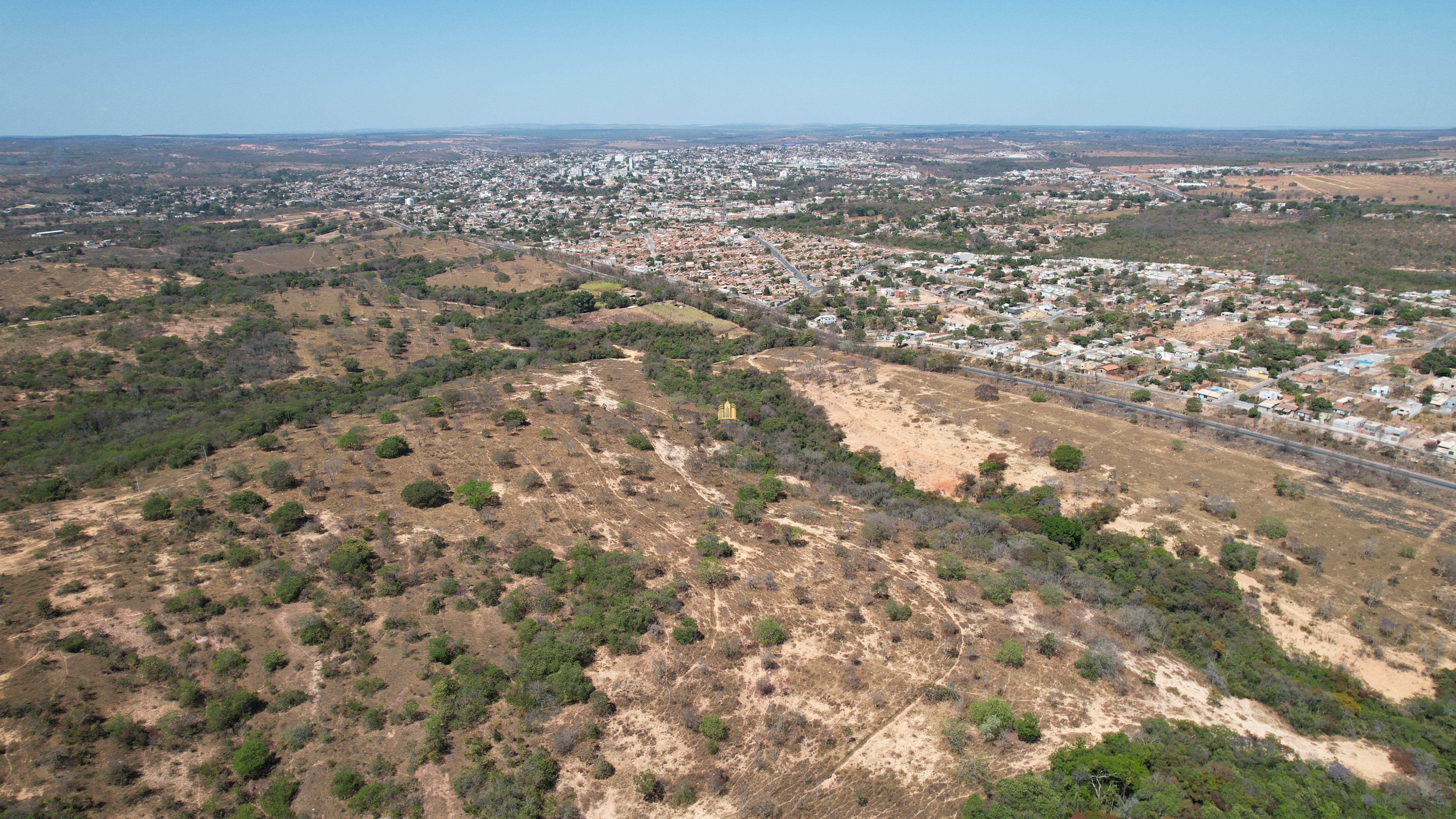 Fazenda à venda com 3 quartos, 2154800m² - Foto 1