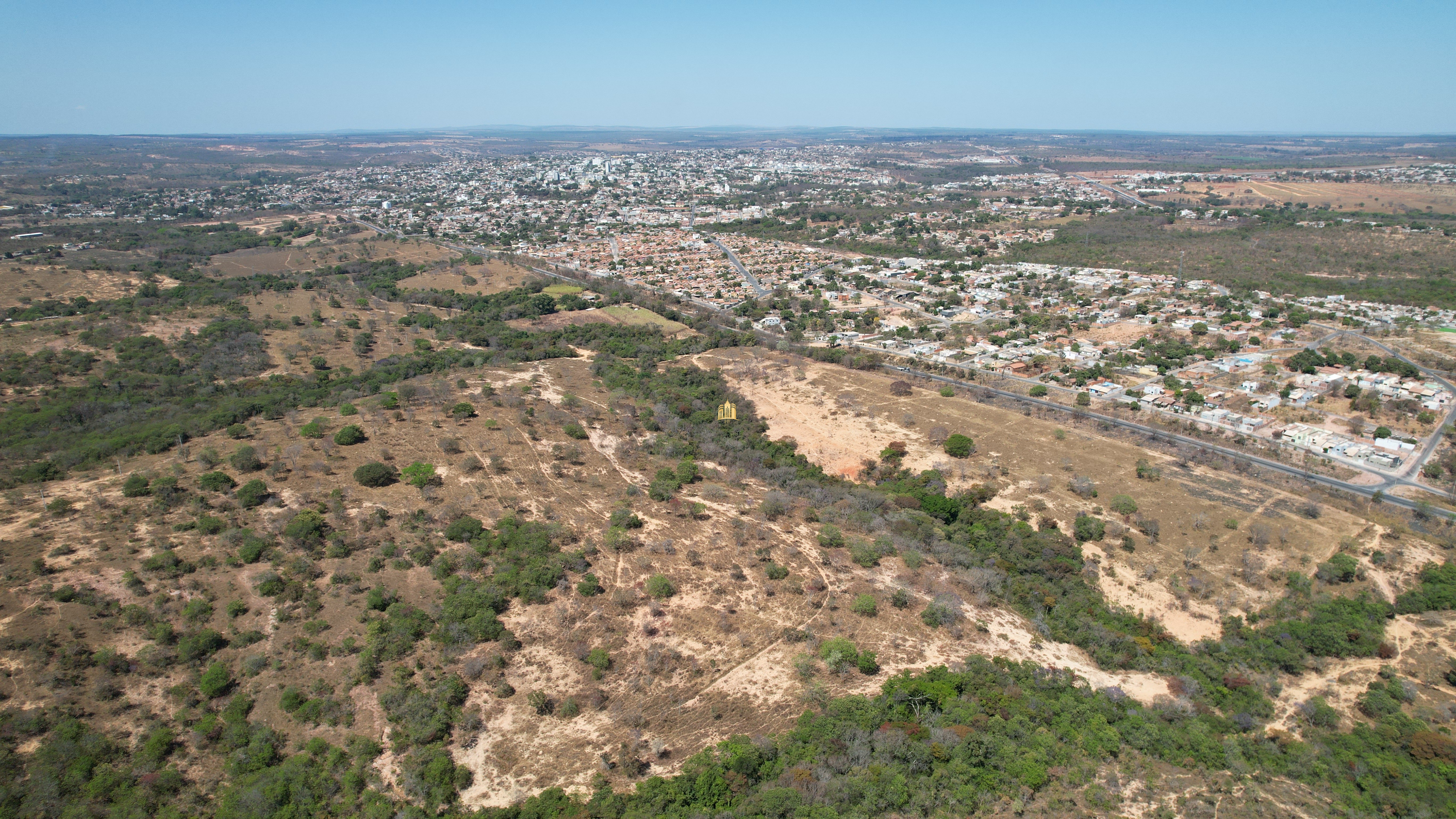 Fazenda à venda com 3 quartos, 2154800m² - Foto 2