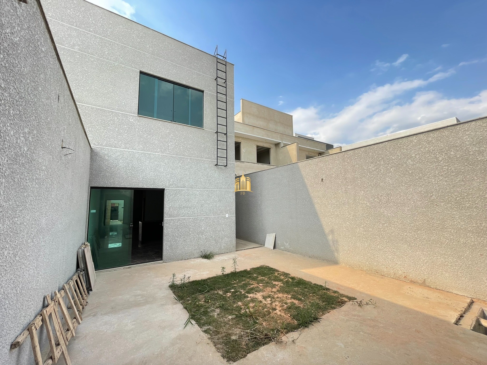 Casa à venda com 3 quartos, 180m² - Foto 4