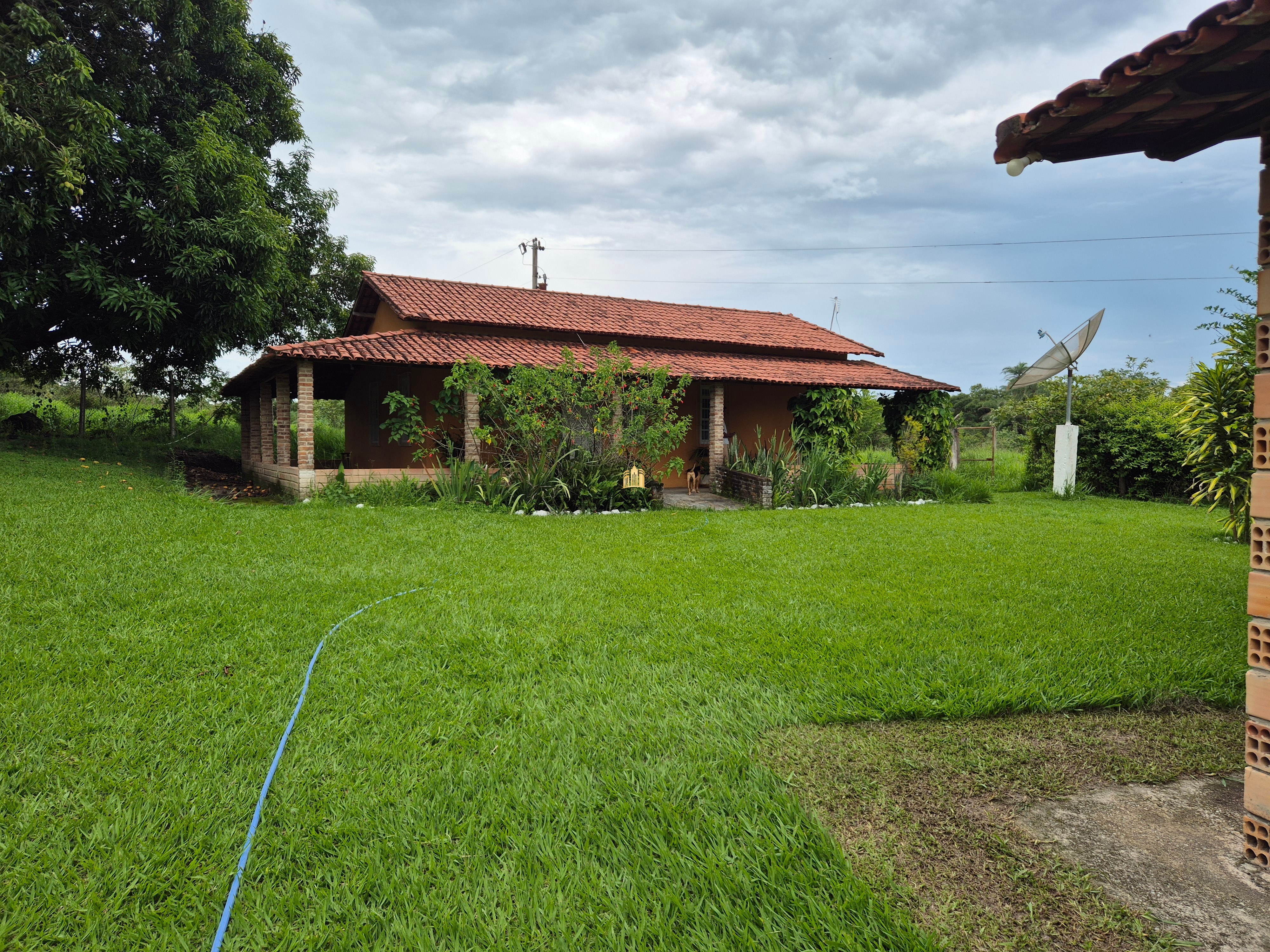 Fazenda à venda com 8 quartos, 90000m² - Foto 1