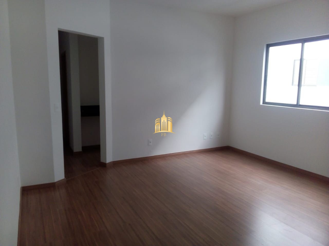 Apartamento à venda com 2 quartos, 70m² - Foto 2