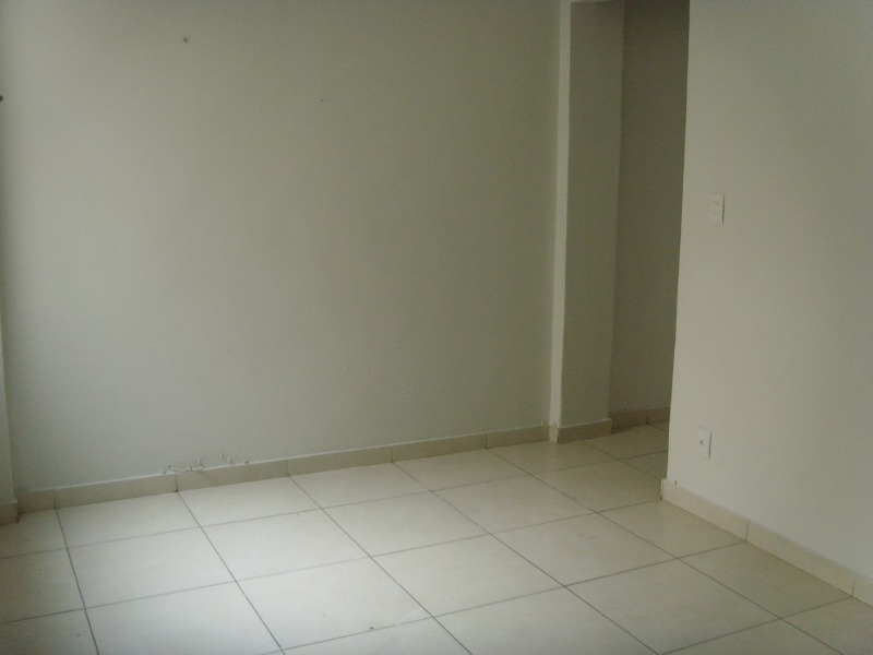 Apartamento para alugar com 3 quartos, 70m² - Foto 2