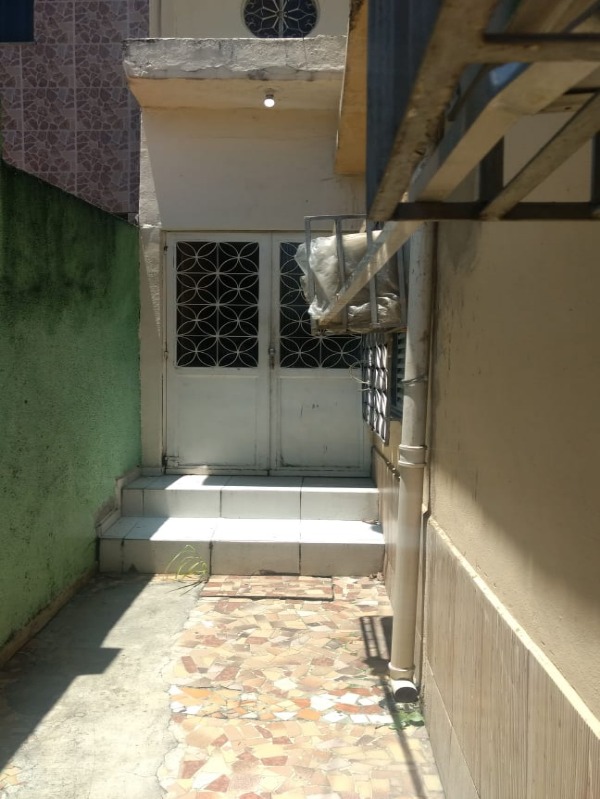 Casa à venda com 4 quartos, 125m² - Foto 11