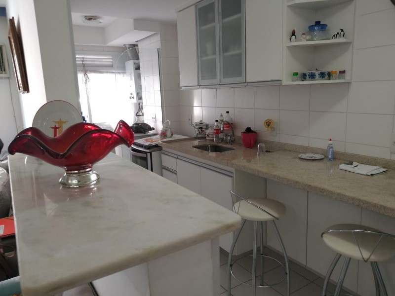 Apartamento à venda com 2 quartos, 76m² - Foto 9