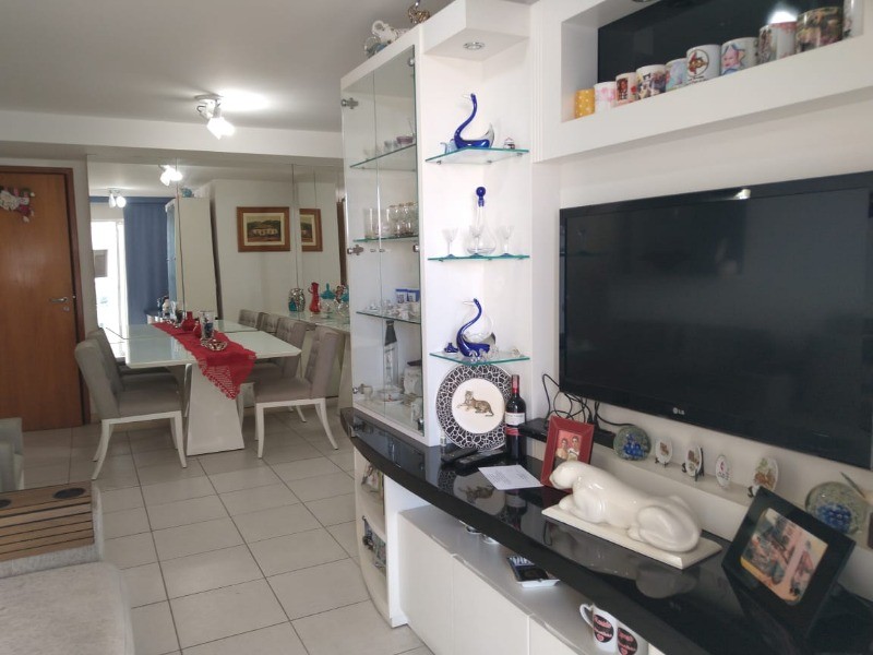 Apartamento à venda com 2 quartos, 76m² - Foto 1