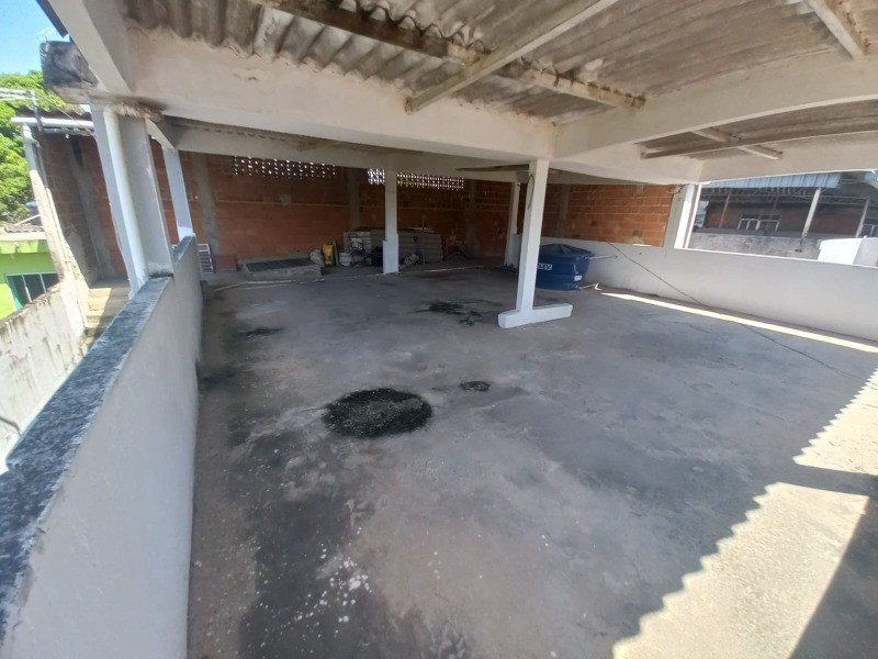 Casa à venda com 2 quartos, 300m² - Foto 6