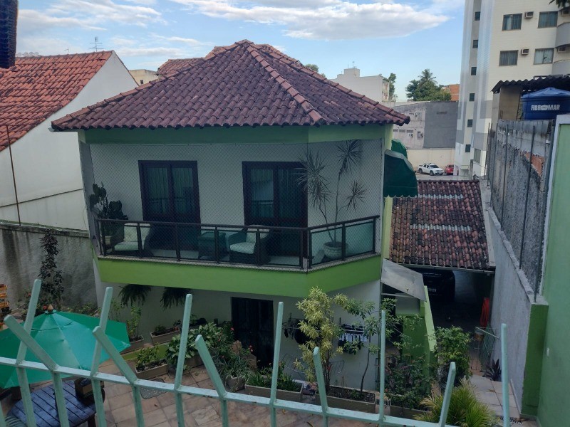 Casa à venda com 5 quartos, 1000m² - Foto 2