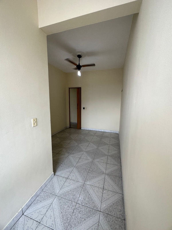 Apartamento para alugar com 2 quartos, 70m² - Foto 8