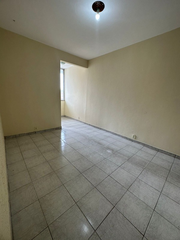 Apartamento para alugar com 2 quartos, 70m² - Foto 4