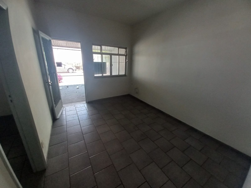 Casa para alugar com 2 quartos, 70m² - Foto 5